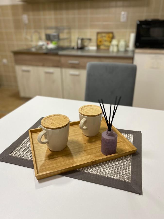 Lilyy Appartement Leskovac  Buitenkant foto