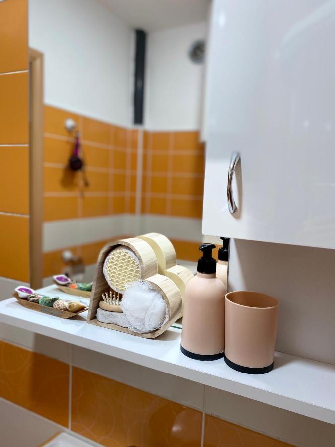 Lilyy Appartement Leskovac  Buitenkant foto
