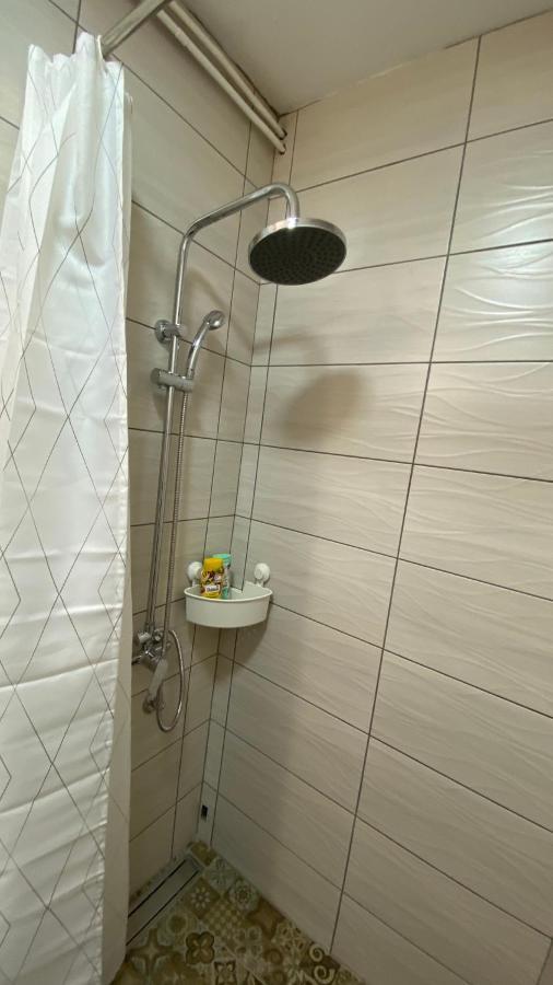 Lilyy Appartement Leskovac  Buitenkant foto