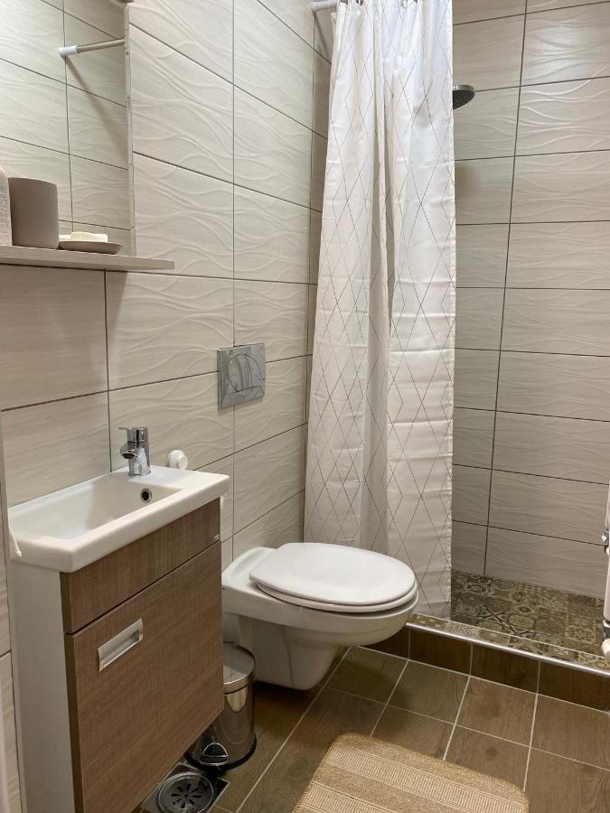 Lilyy Appartement Leskovac  Buitenkant foto