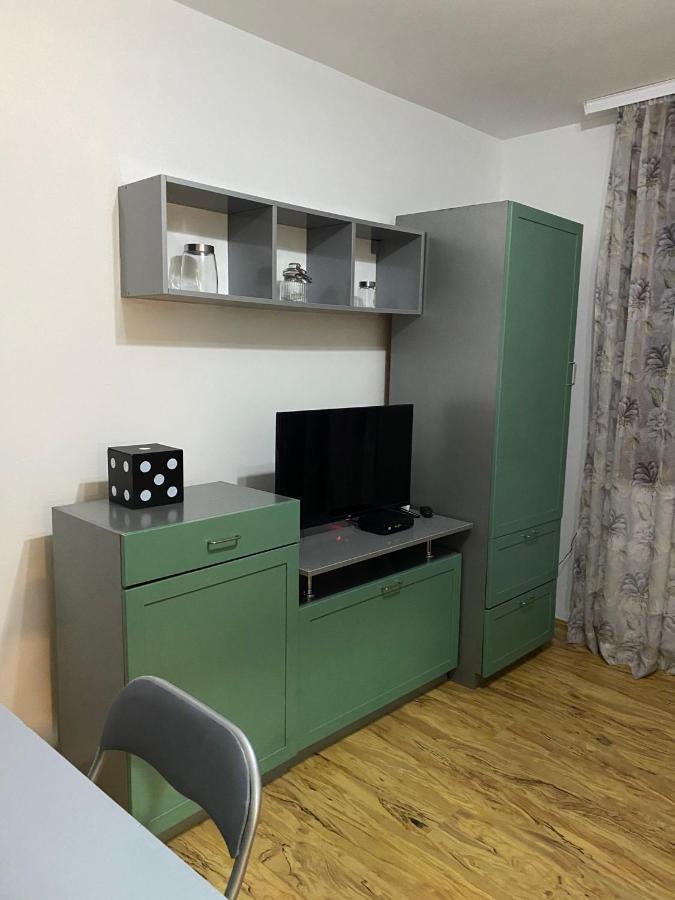Lilyy Appartement Leskovac  Buitenkant foto