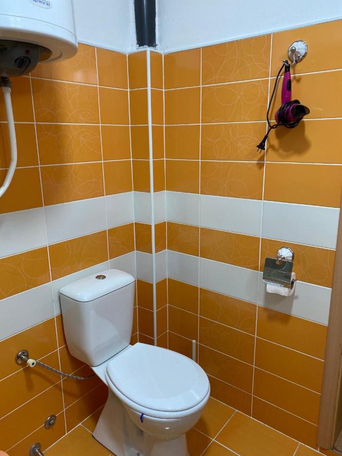 Lilyy Appartement Leskovac  Buitenkant foto