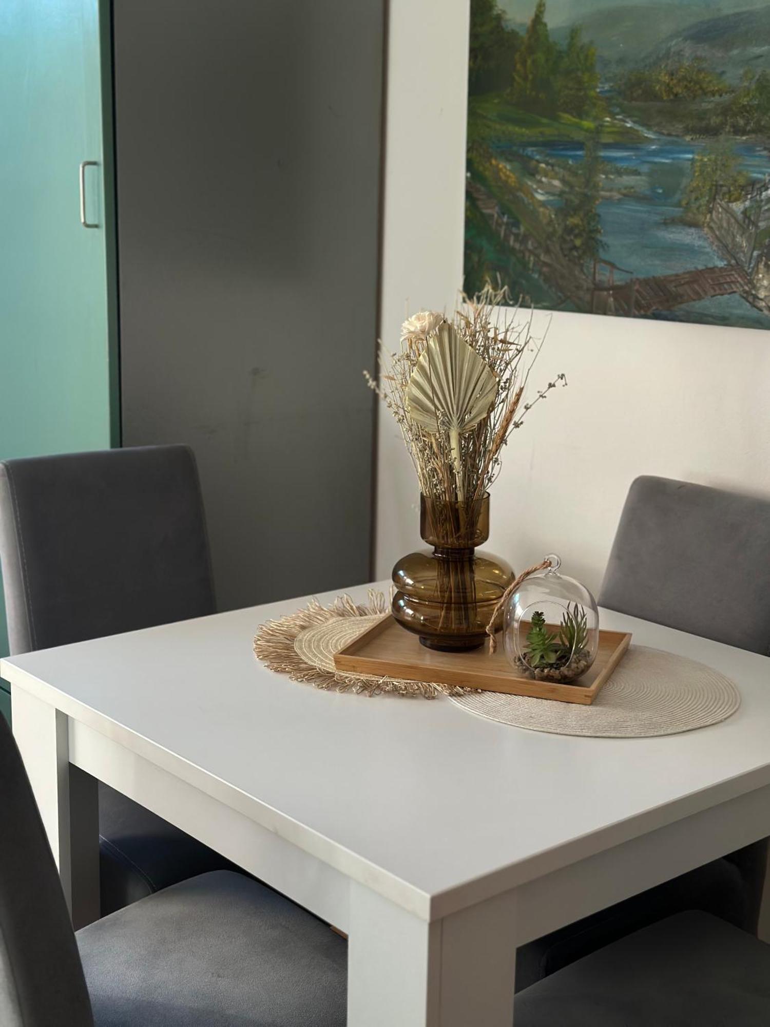 Lilyy Appartement Leskovac  Buitenkant foto
