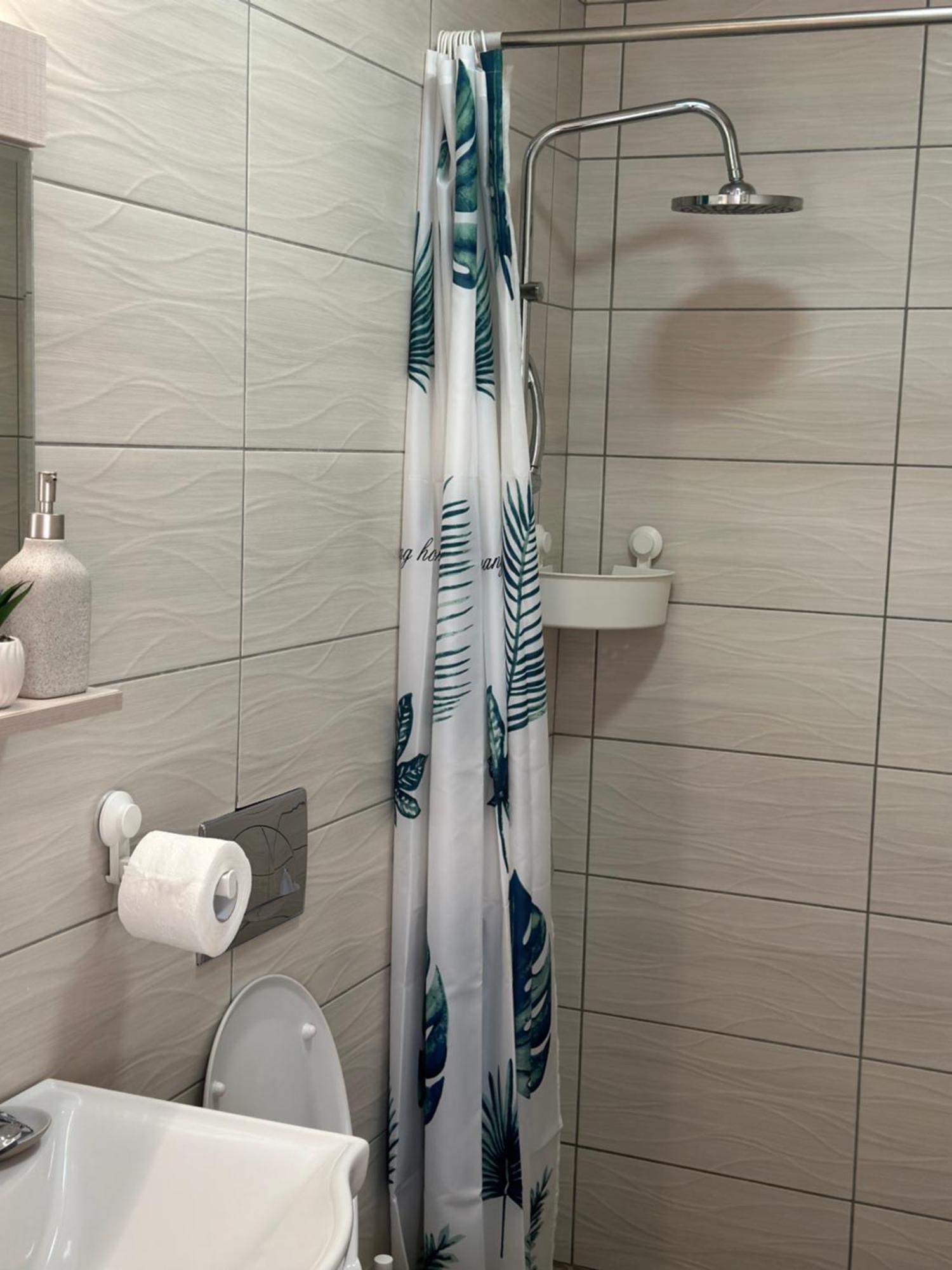 Lilyy Appartement Leskovac  Buitenkant foto