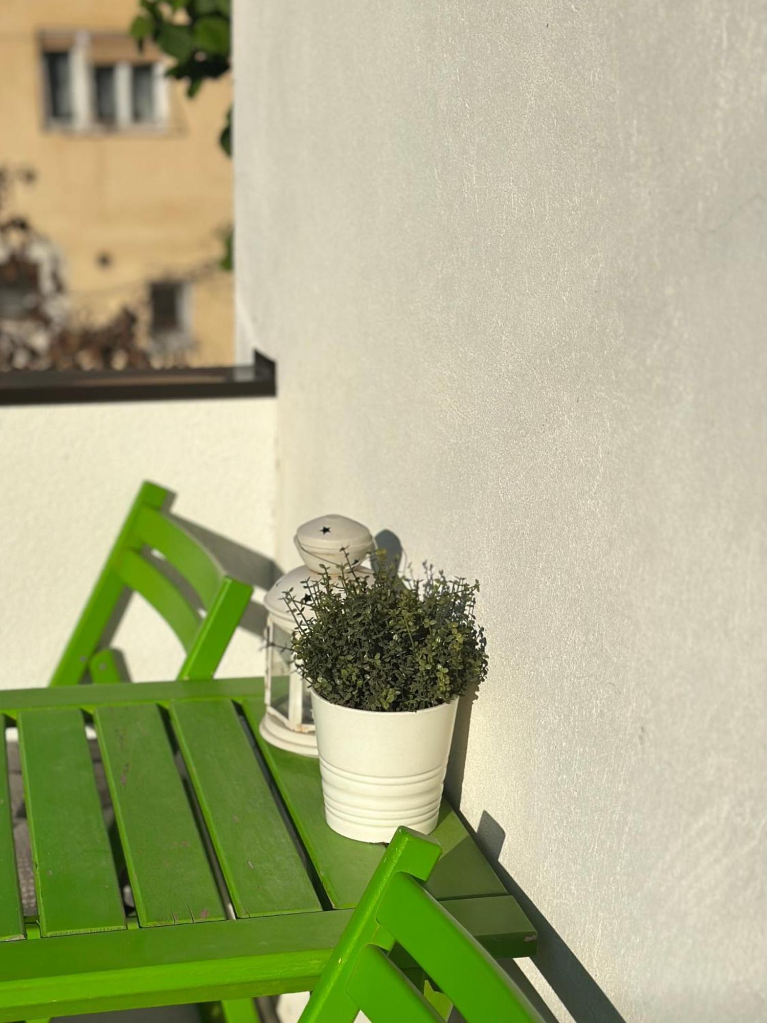 Lilyy Appartement Leskovac  Buitenkant foto