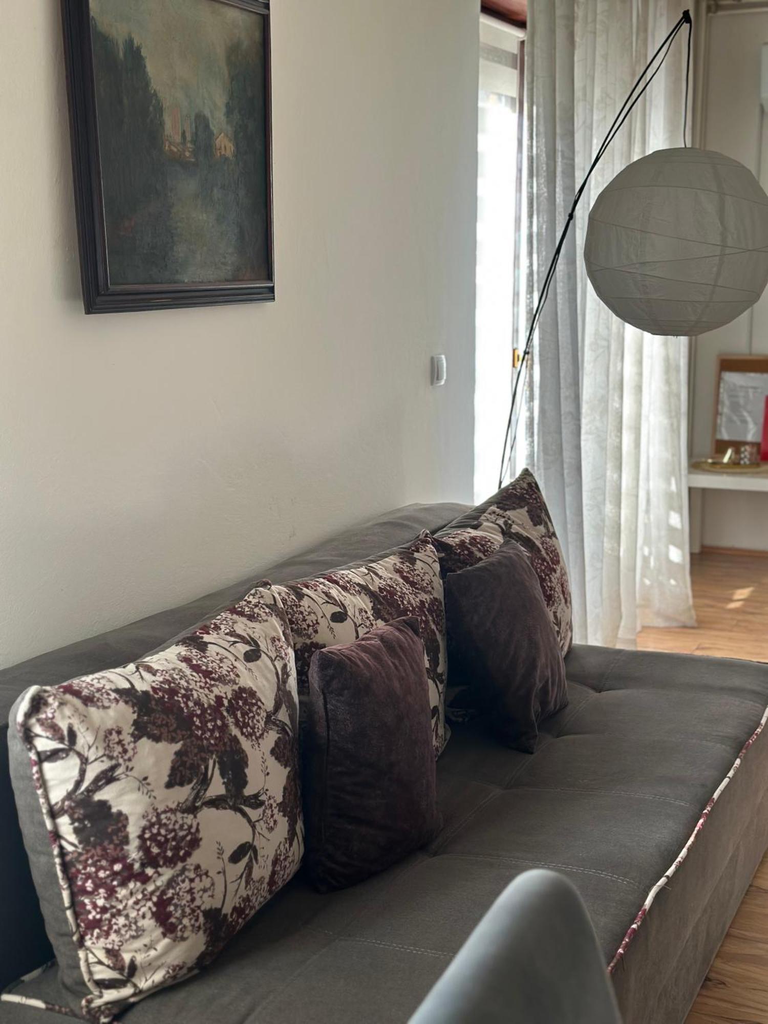 Lilyy Appartement Leskovac  Buitenkant foto