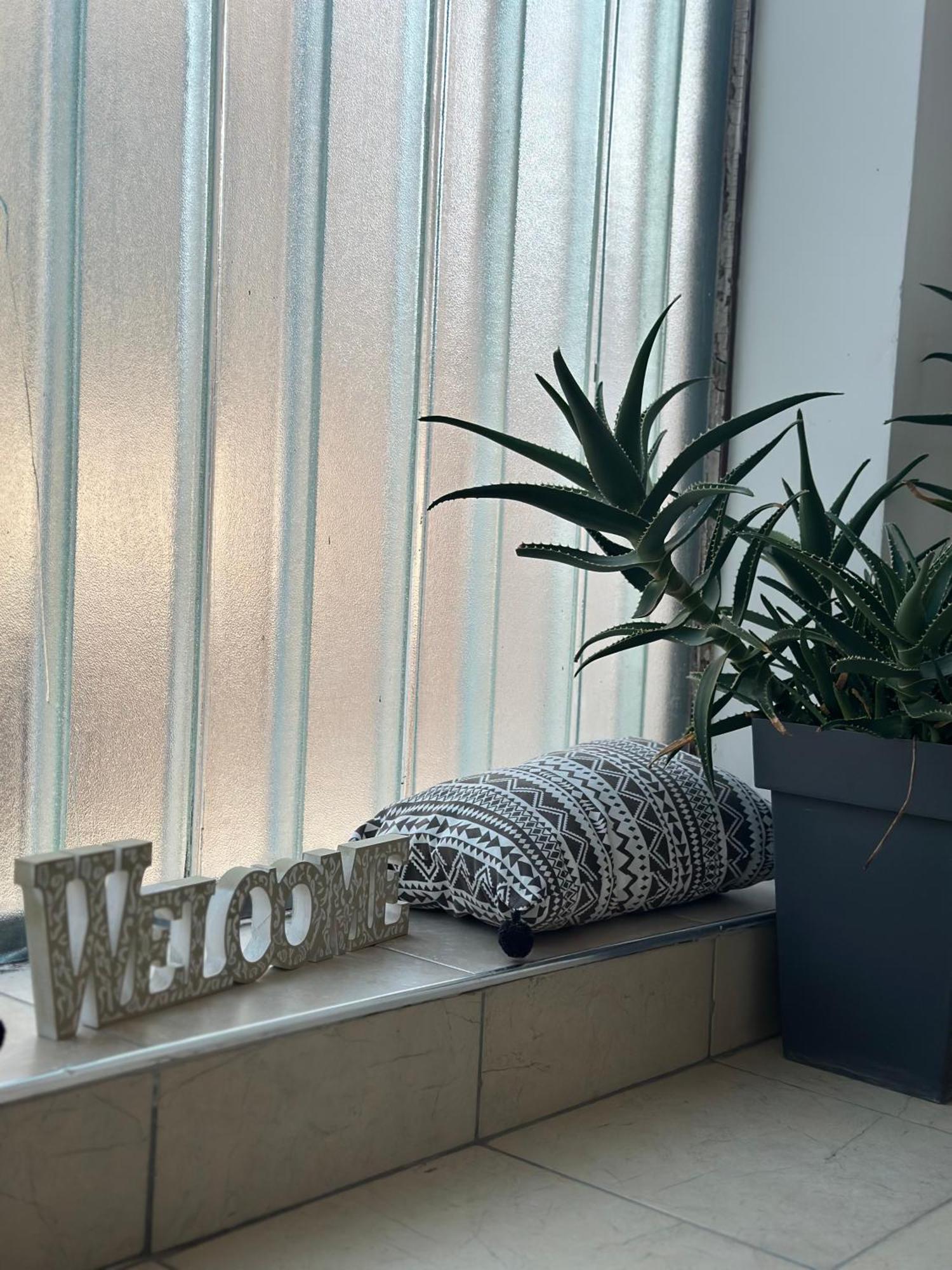 Lilyy Appartement Leskovac  Buitenkant foto